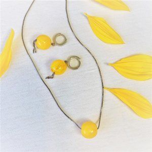 Yellow amber necklace n earrings